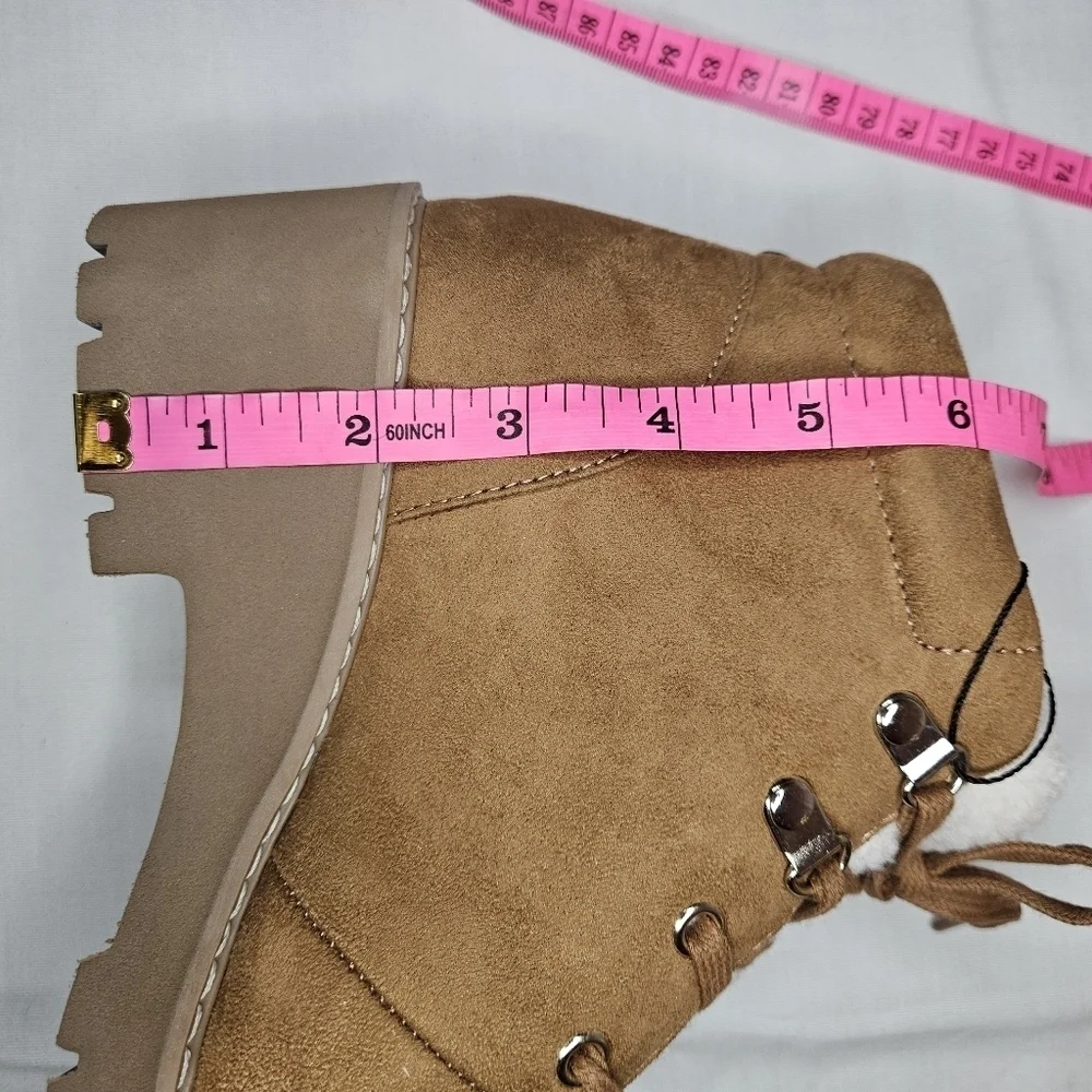 Giani Bernini Valentena Ankle Lugged Sole Combat Boots NWT Sz 7.5 Retail $130